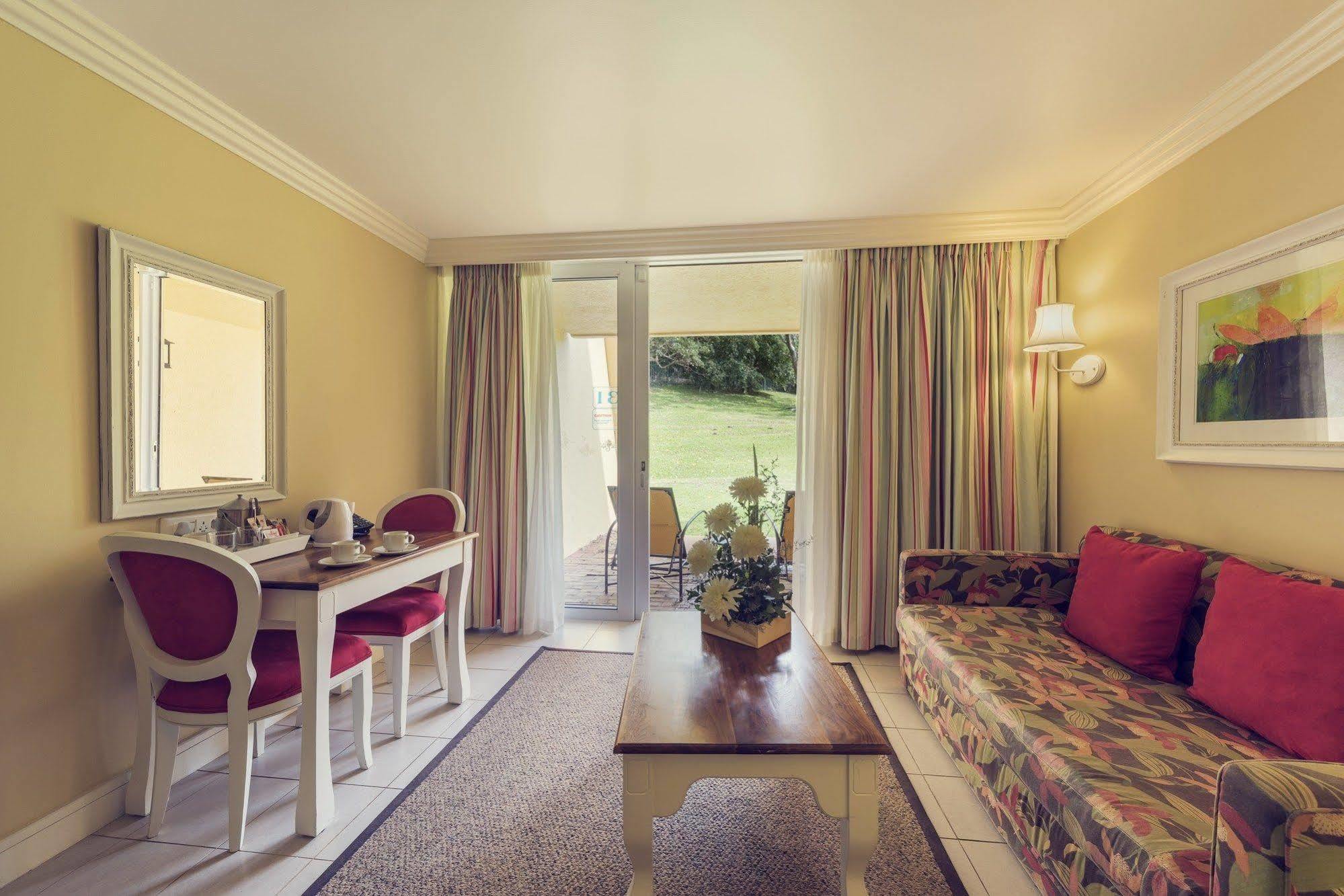 Wild Coast Sun Hotel Порт Едуард Екстериор снимка
