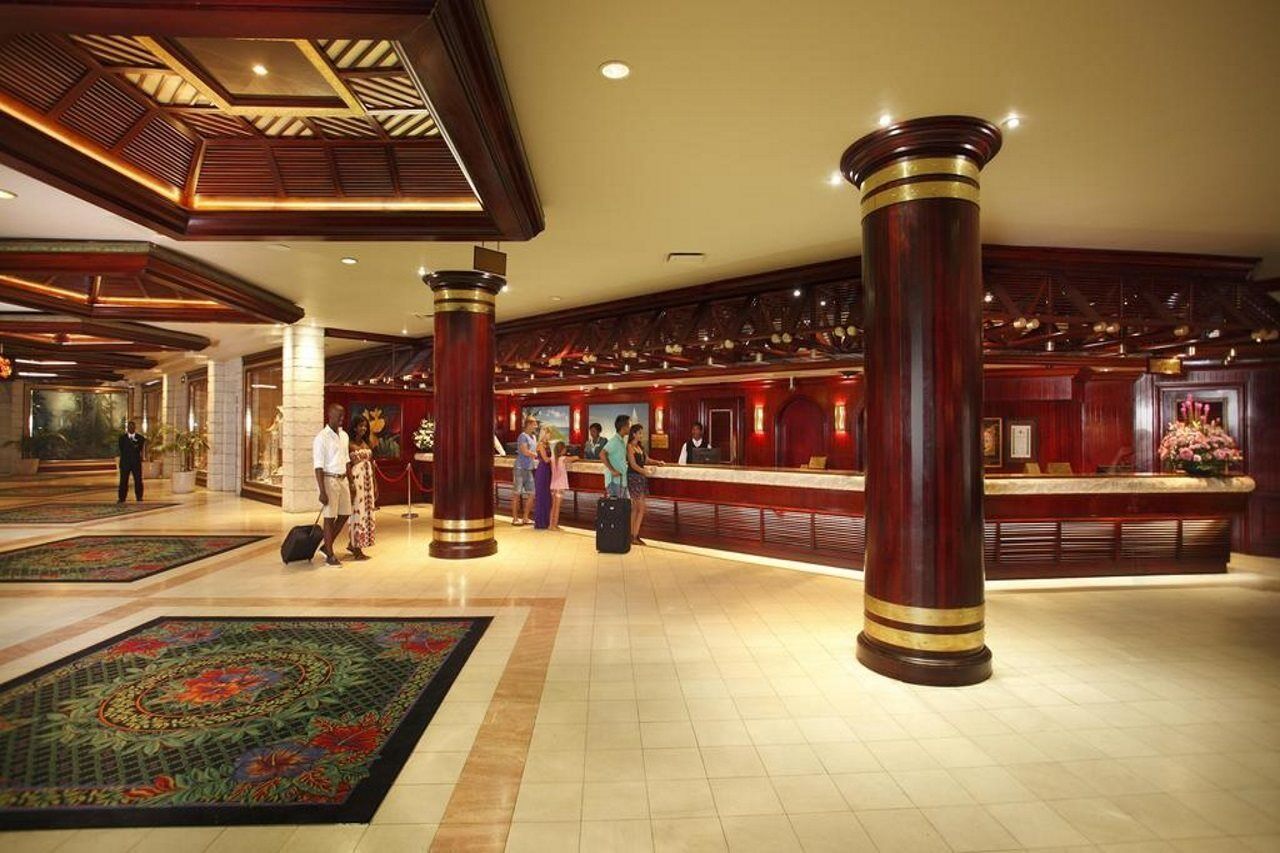 Wild Coast Sun Hotel Порт Едуард Екстериор снимка